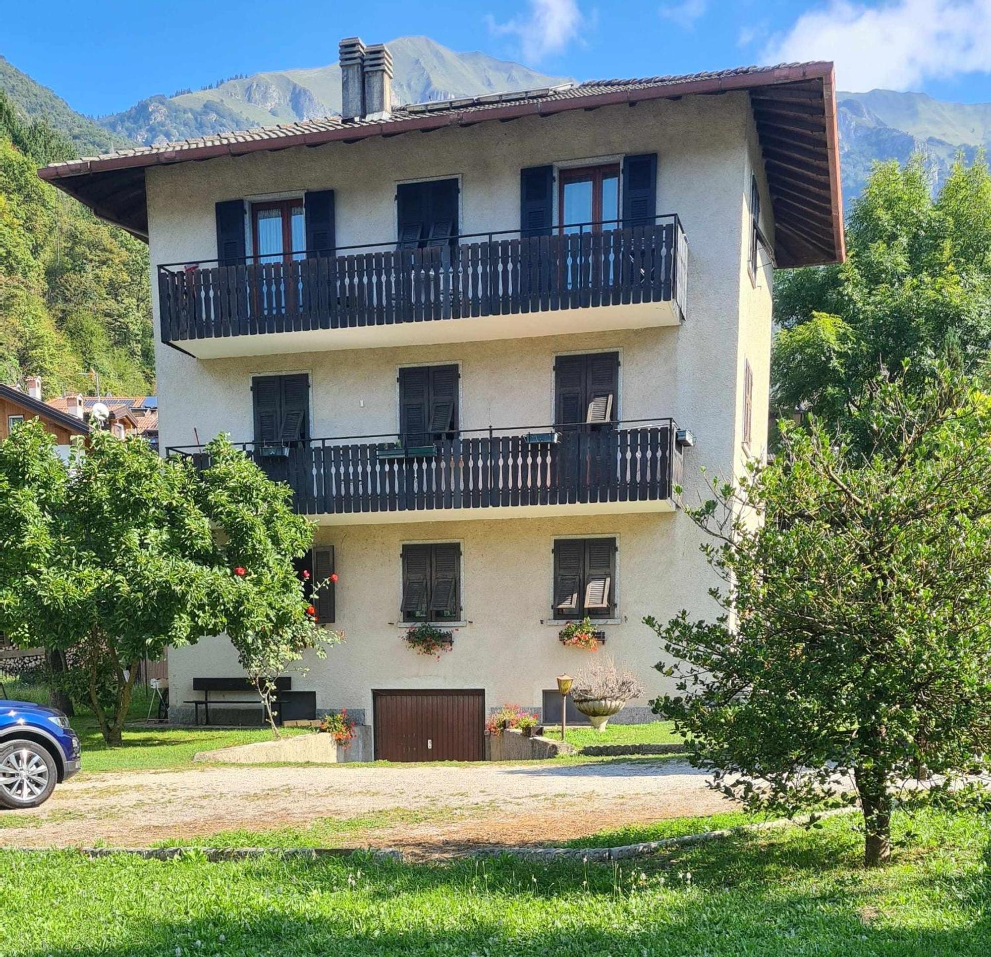 Appartement Bioledro Casa Lena à Mezzolago Extérieur photo