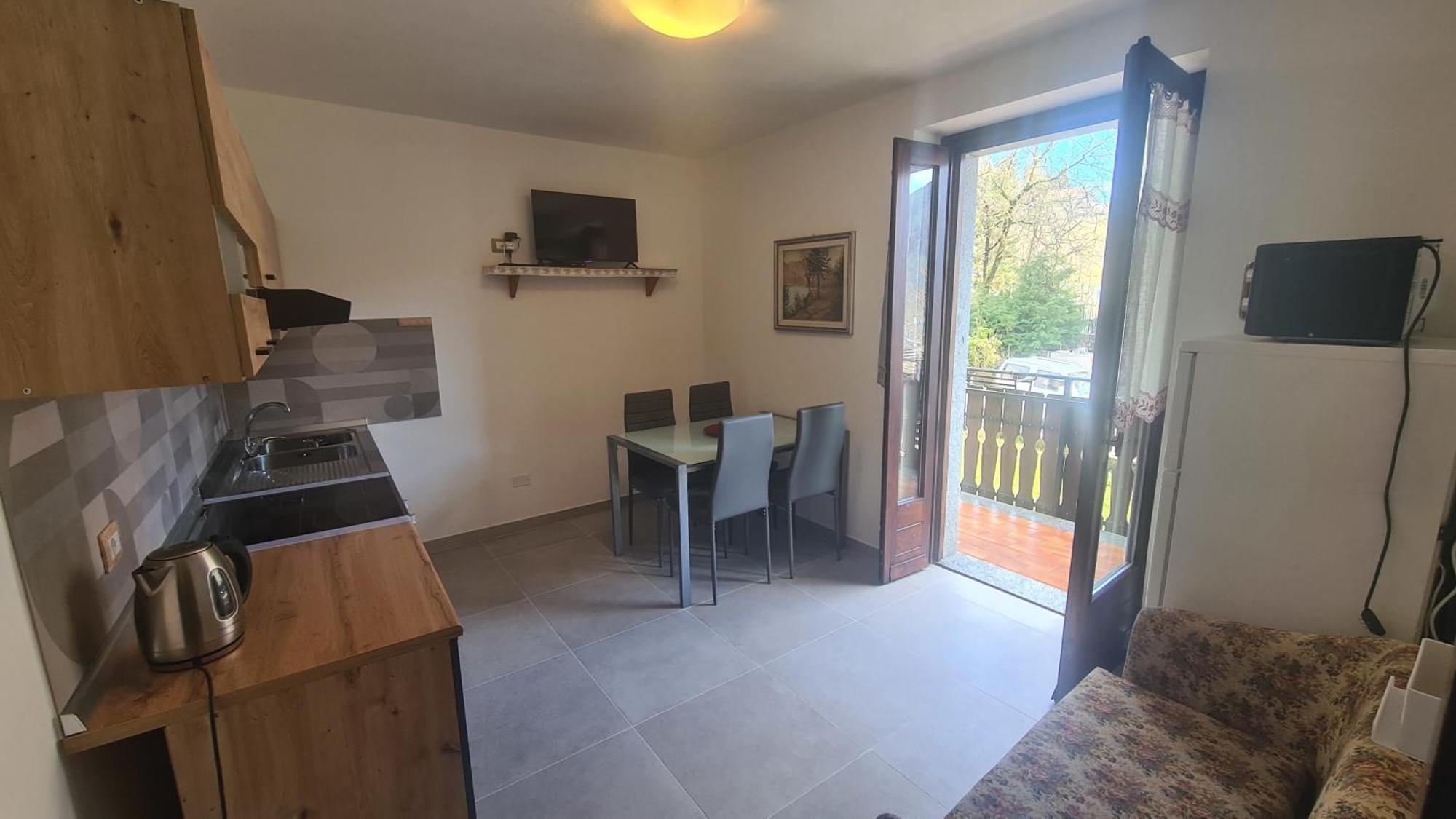 Appartement Bioledro Casa Lena à Mezzolago Extérieur photo