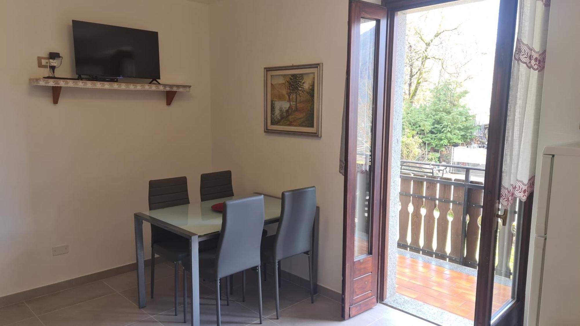 Appartement Bioledro Casa Lena à Mezzolago Extérieur photo
