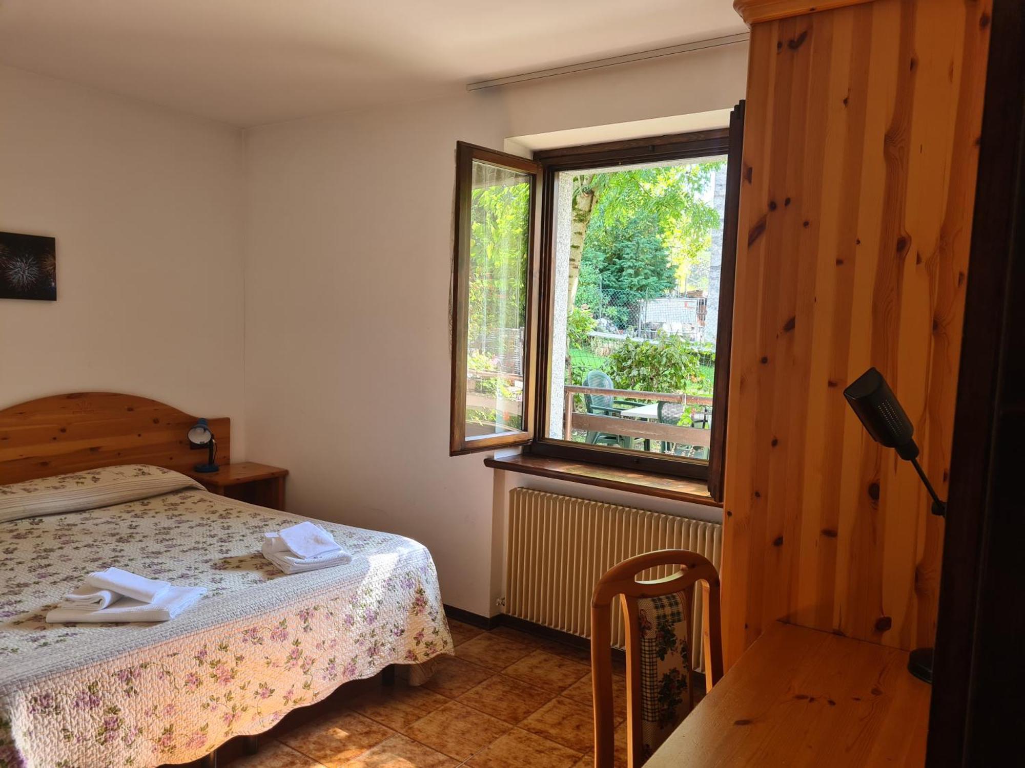 Appartement Bioledro Casa Lena à Mezzolago Extérieur photo