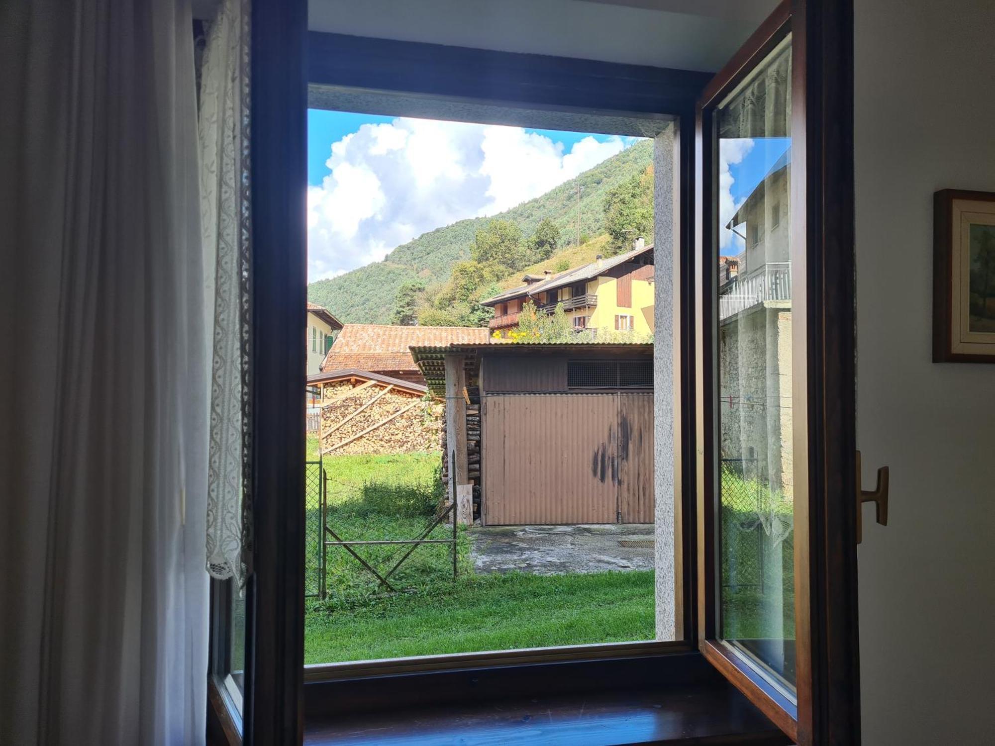 Appartement Bioledro Casa Lena à Mezzolago Extérieur photo