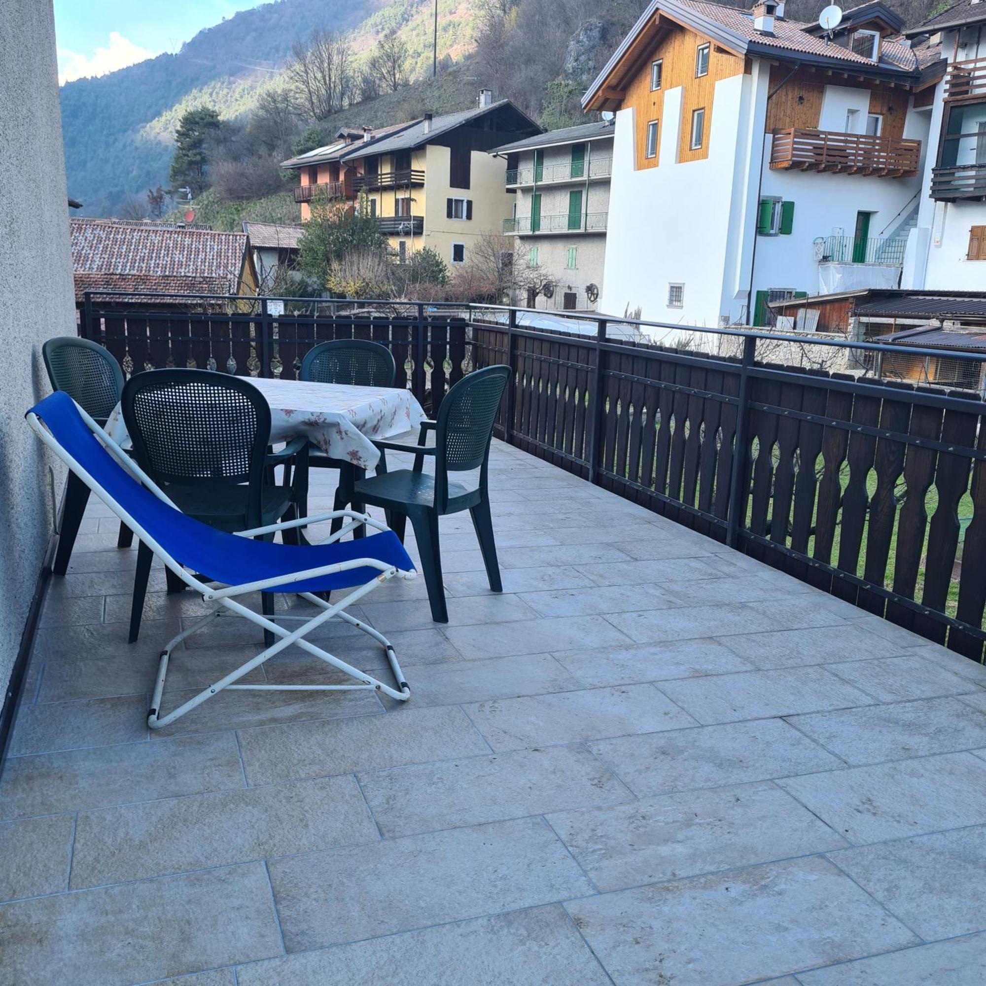 Appartement Bioledro Casa Lena à Mezzolago Extérieur photo