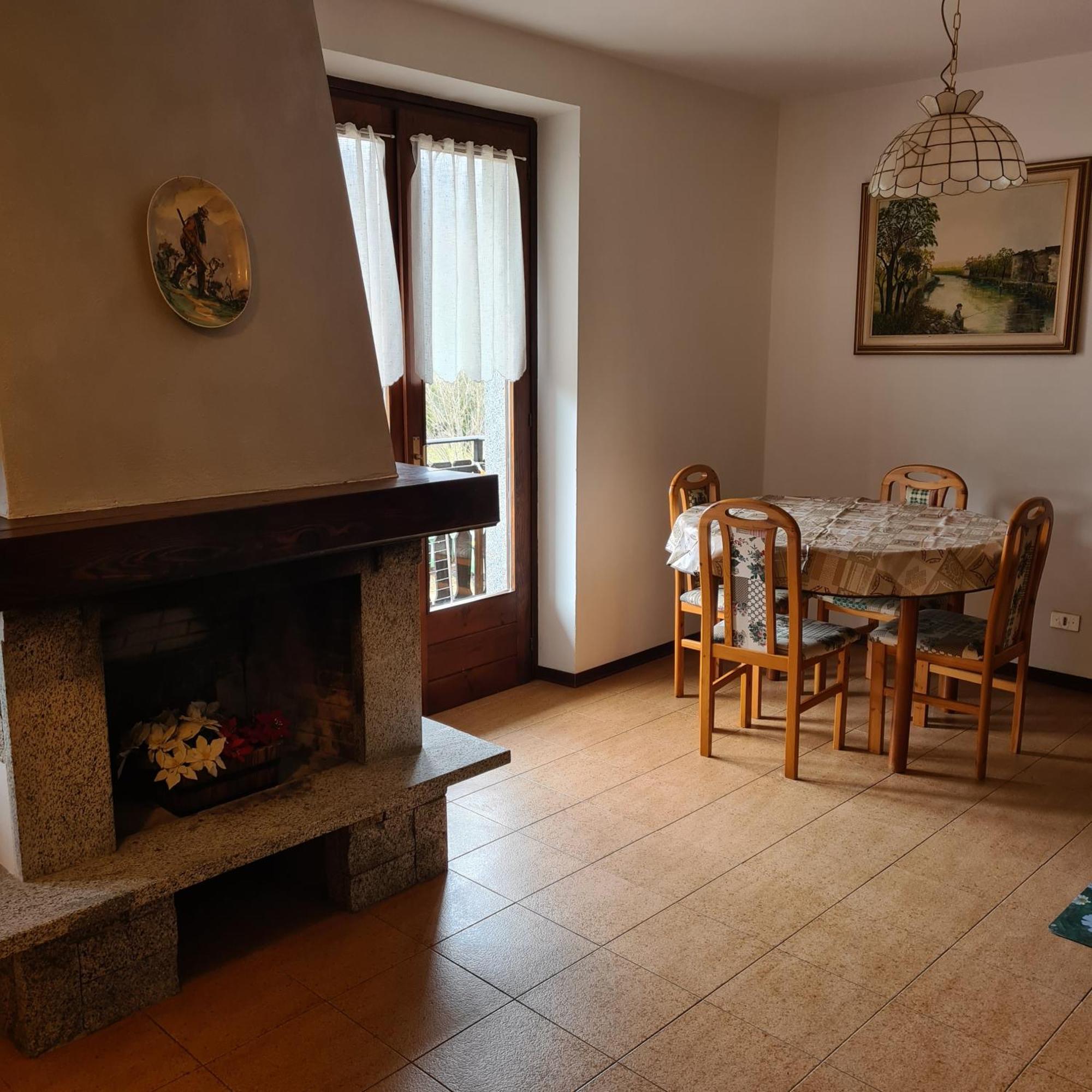 Appartement Bioledro Casa Lena à Mezzolago Extérieur photo